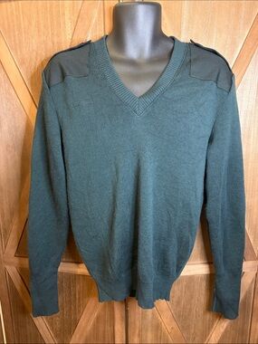 Logistik E, Inc. Canadian Military Issue 100% Wool V-Neck Commando Sweater Green